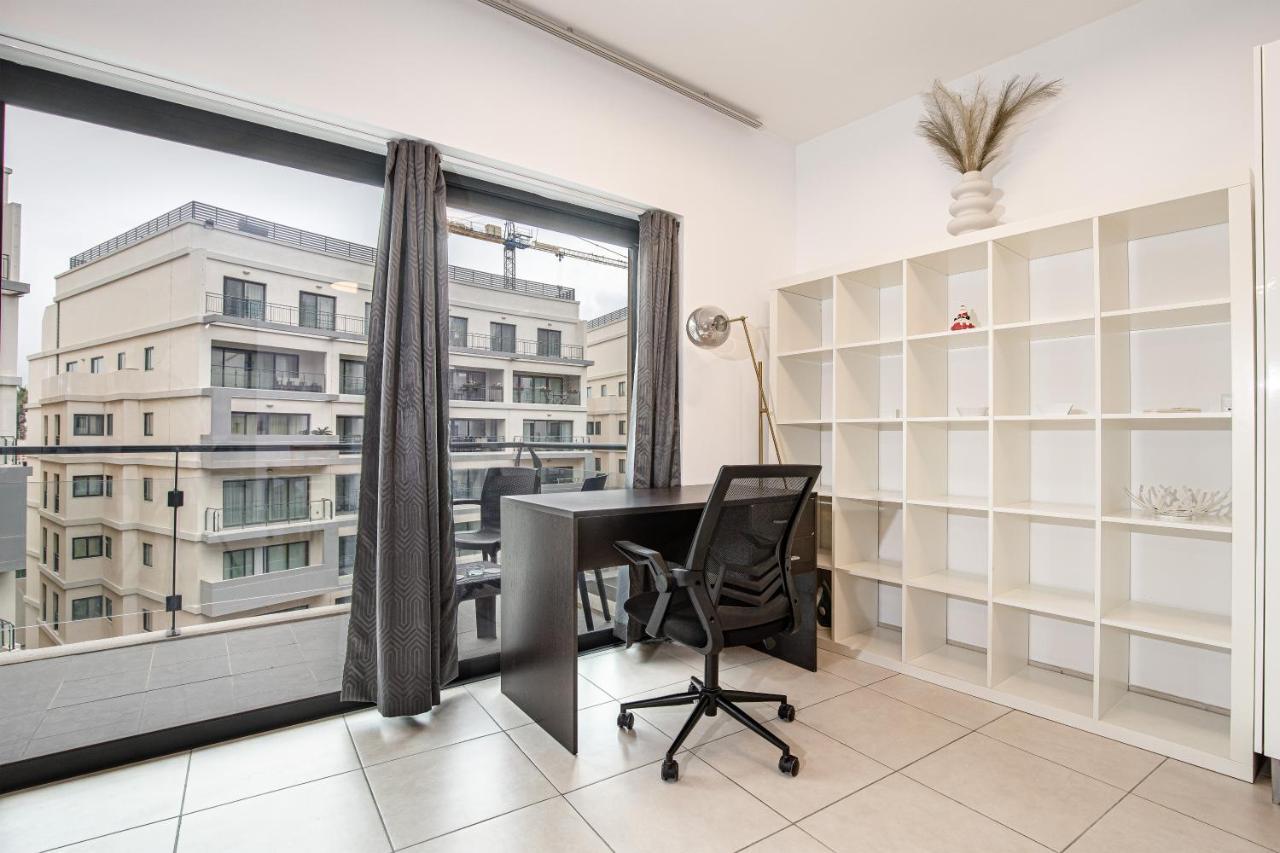 Modern In The Heart Of St Julians San Ġiljan